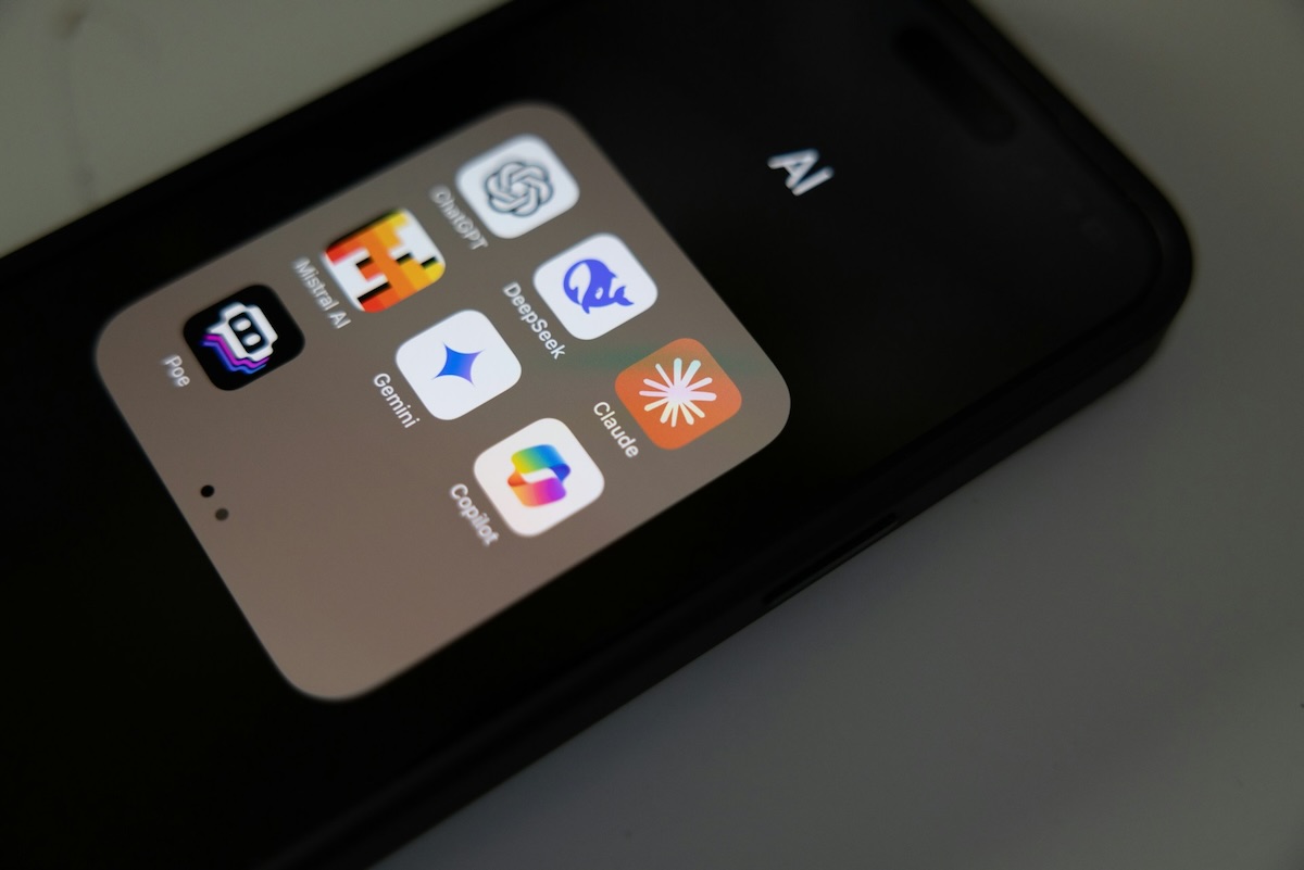 ChatGPT, Copilot, Gemini e Perplexity diante de uma doença falsa: retorno sobre uma experiência reveladora dos limites das IA