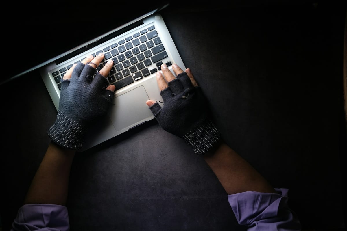 Técnicas de desvio de sites institucionais para promover ofertas de IPTV duvidosas